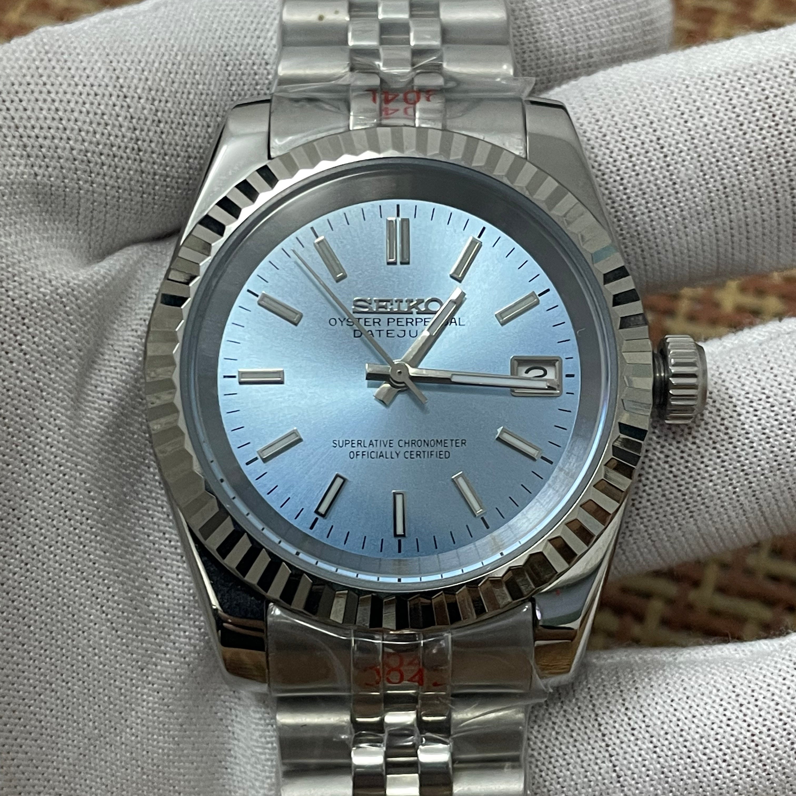 Rolex Datejust vs. Seiko Mod Watches: A Comparison of Prestige and Customization